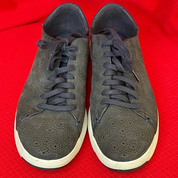 👟 Cole Haan Women’s Navy Blue Perforated Comfy Sneakers. Leather upper. 👟 - Picture 2 of 12